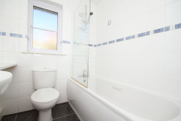 Shower Window Replacement in Springfield